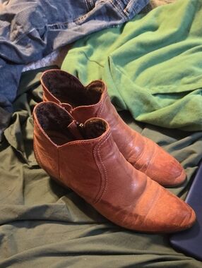 Ariat Tan-Brown Leather Ankle Booties with Side Zip
